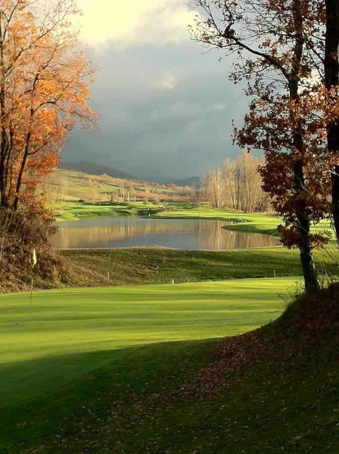 Отель Golf Valcurone Momperone Экстерьер фото